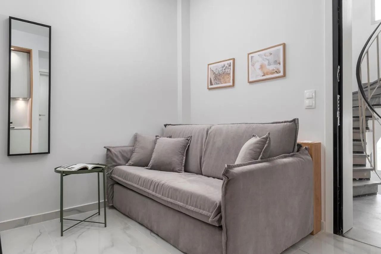 Ιωκα Suites / The Urbitality Project Thessaloniki