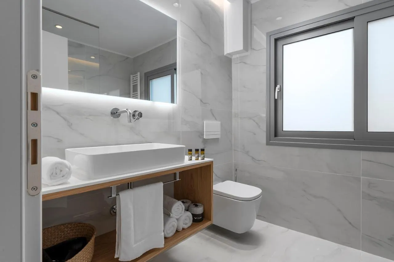 Ιωκα Suites / The Urbitality Project Thessaloniki Greece