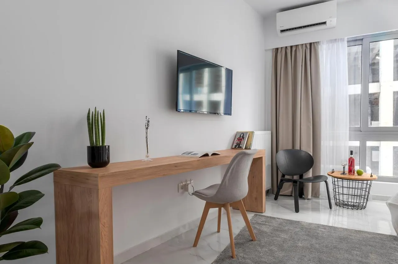 Ιωκα Suites / The Urbitality Project Thessaloniki
