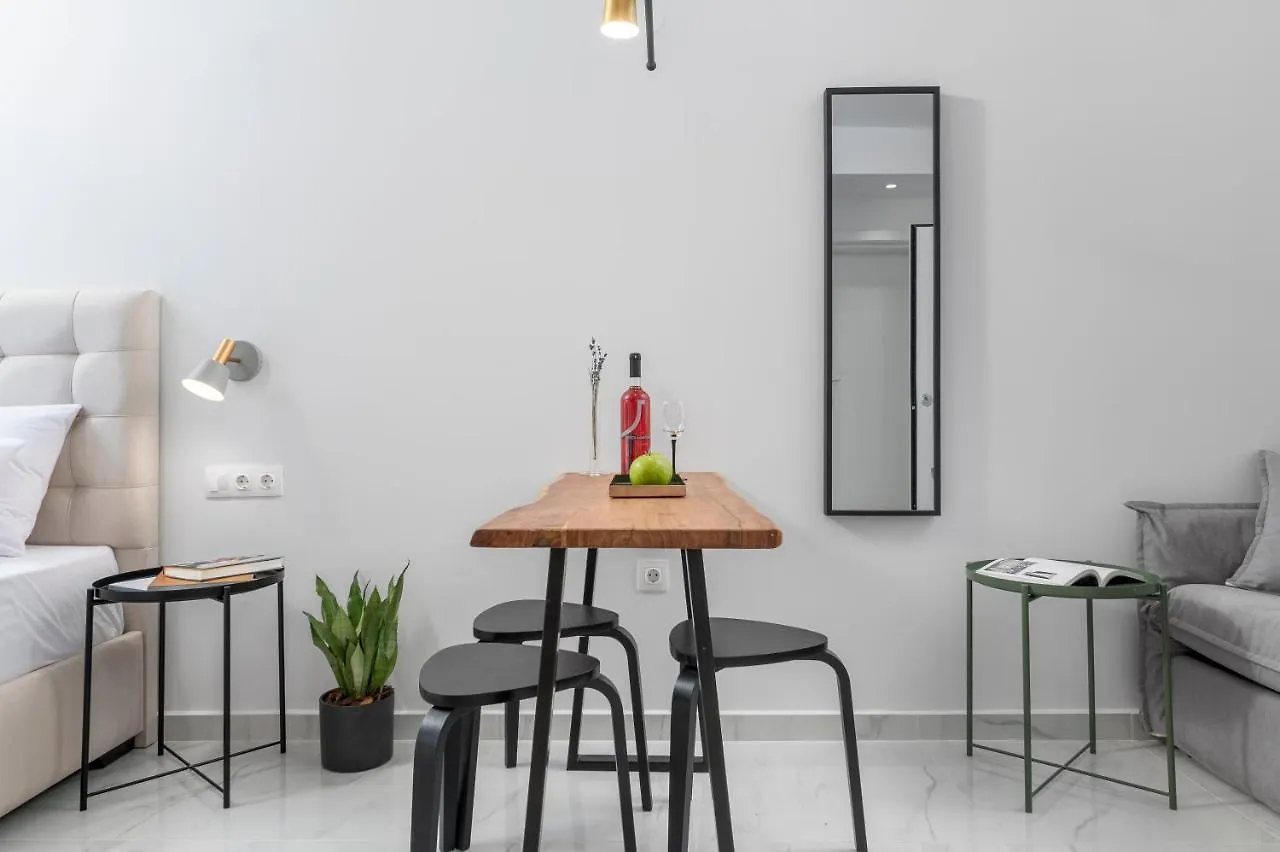 Ιωκα Suites / The Urbitality Project Thessaloniki Apartment